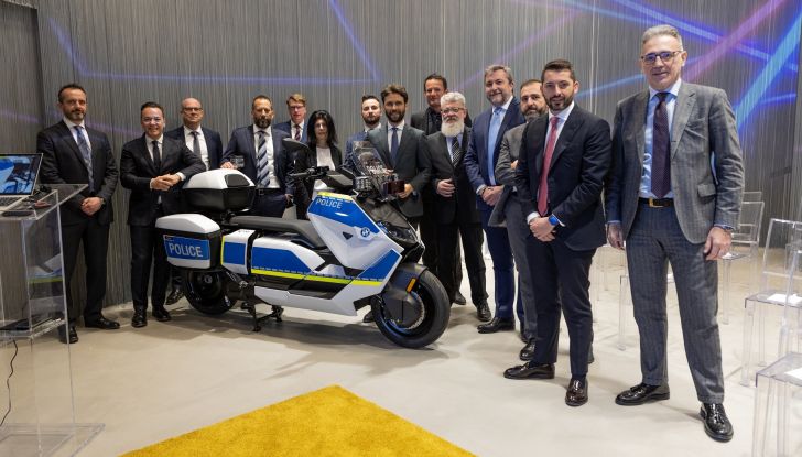 BMW presenta le nuove auto e moto per la Polizia di Stato - Foto 7 di 7