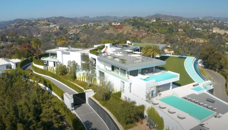 The One Miami villa garage supercar