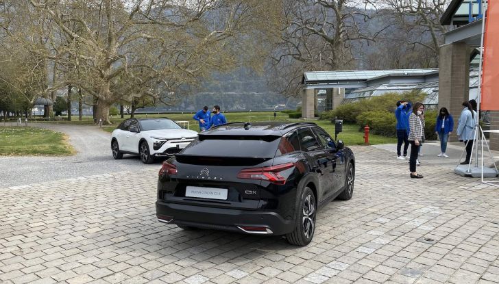 Citroen C5 X: la berlina ad assetto rialzato arriva in Italia da 33.250 Euro - Foto 19 di 21