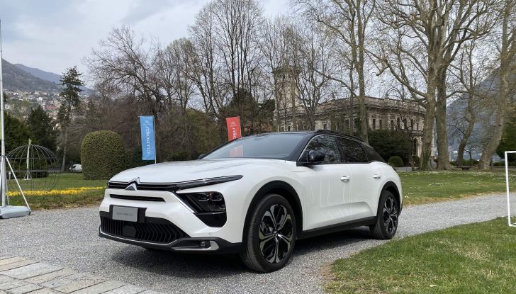 Citroen C5 X: la berlina ad assetto rialzato arriva in Italia da 33.250 Euro - Foto 21 di 21