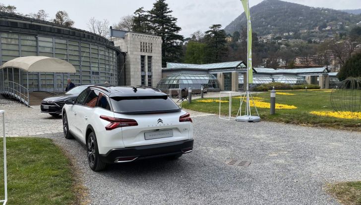 Citroen C5 X: la berlina ad assetto rialzato arriva in Italia da 33.250 Euro - Foto 3 di 21