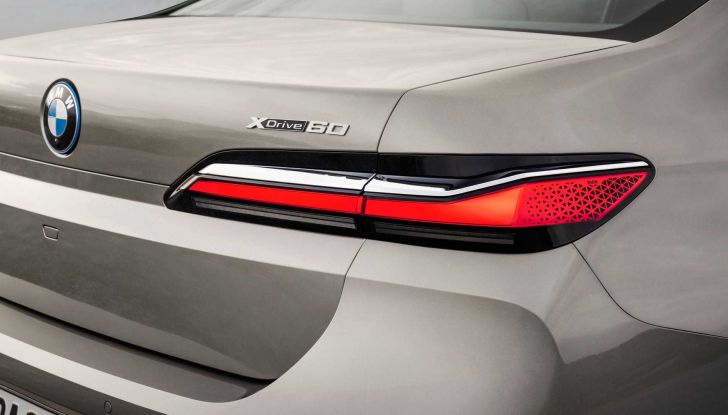 BMW prima casa automobilistica a ricevere l’approvazione per la combinazione del livello 2 e del livello 3 per la guida autonoma - Foto 10 di 17