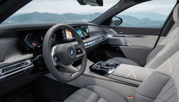 BMW prima casa automobilistica a ricevere l’approvazione per la combinazione del livello 2 e del livello 3 per la guida autonoma - Foto 13 di 17