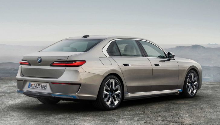 BMW prima casa automobilistica a ricevere l’approvazione per la combinazione del livello 2 e del livello 3 per la guida autonoma - Foto 8 di 17