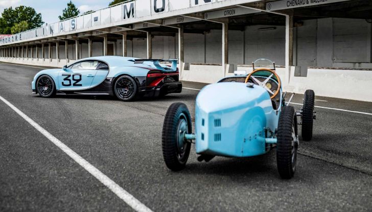 Bugatti Chiron Super Sport: uscite di fabbrica le prime due “Sur Mesure” - Foto 11 di 13