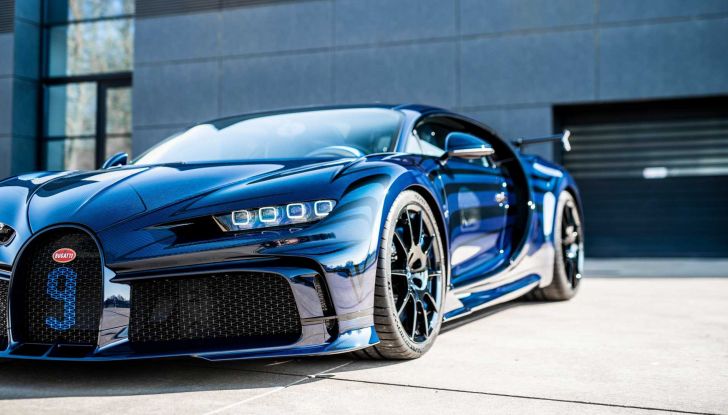Bugatti Chiron Super Sport: uscite di fabbrica le prime due “Sur Mesure” - Foto 3 di 13