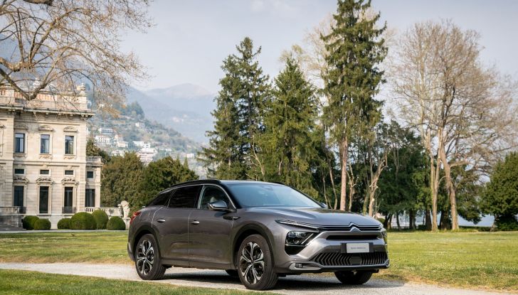 Citroen C5 X: la berlina ad assetto rialzato arriva in Italia da 33.250 Euro - Foto 4 di 21