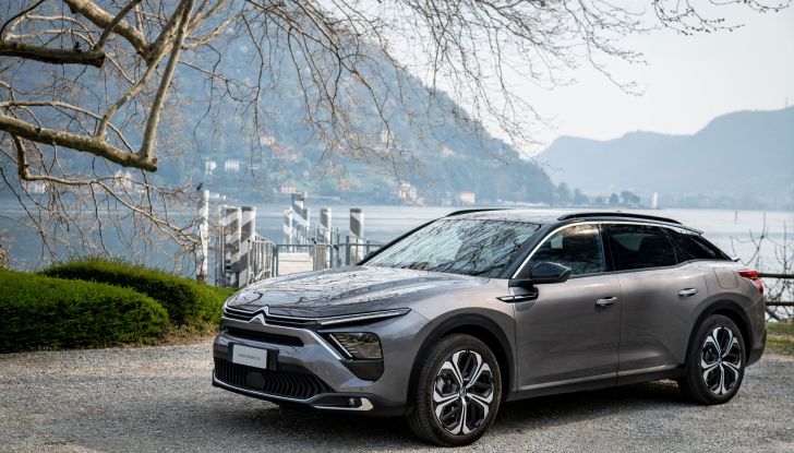 Citroen C5 X: la berlina ad assetto rialzato arriva in Italia da 33.250 Euro - Foto 7 di 21