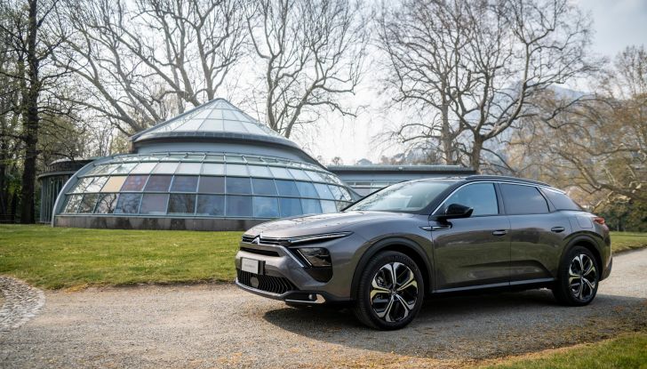 Citroen C5 X: la berlina ad assetto rialzato arriva in Italia da 33.250 Euro - Foto 9 di 21