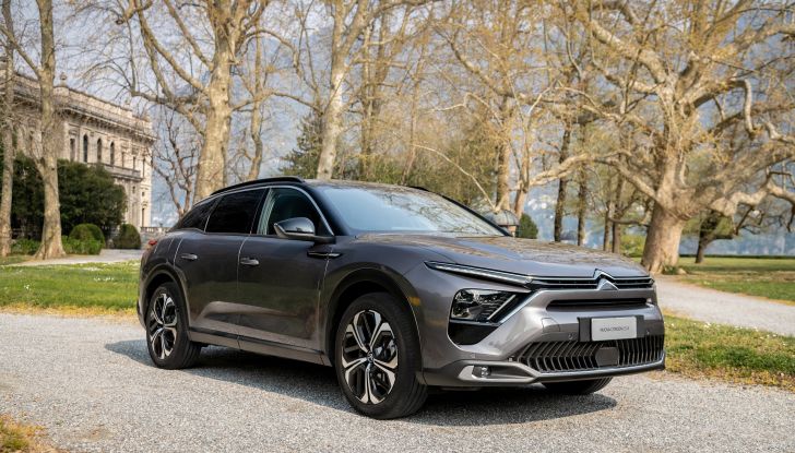 Citroen C5 X: la berlina ad assetto rialzato arriva in Italia da 33.250 Euro - Foto 2 di 21