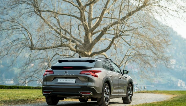 Citroen C5 X: la berlina ad assetto rialzato arriva in Italia da 33.250 Euro - Foto 13 di 21
