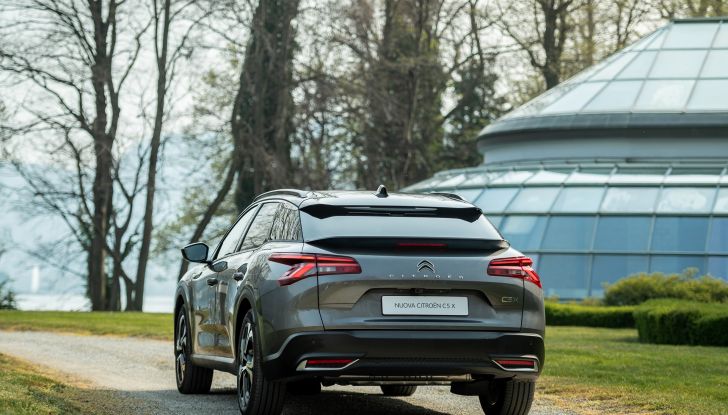 Citroen C5 X: la berlina ad assetto rialzato arriva in Italia da 33.250 Euro - Foto 15 di 21