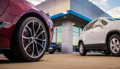 Incentivi auto 2022: fino a 5.000 Euro per le elettriche, 4.000 per le ibride