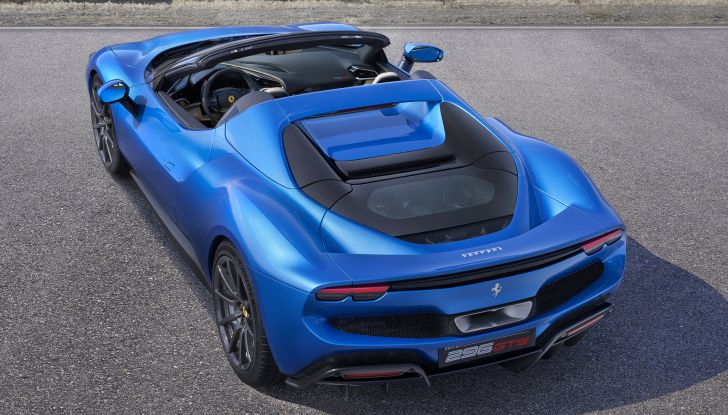 Ferrari 296 GTS Spider: 830 cavalli “en-plein-air” - Foto 17 di 20