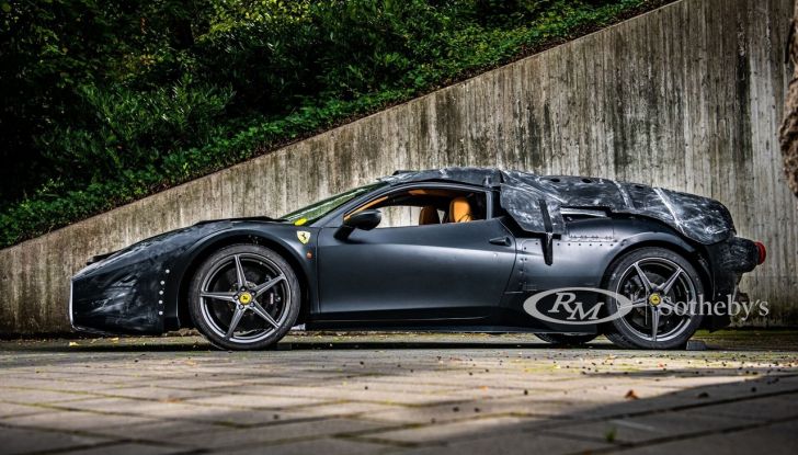 Test car in vendita: comprereste il prototipo della Ferrari LaFerrari? - Foto 6 di 13