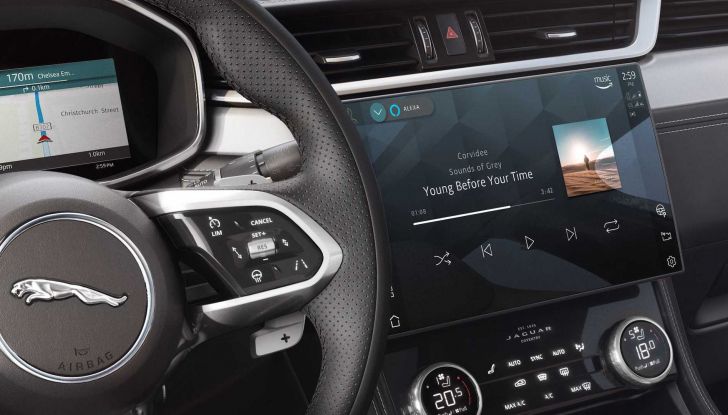 Jaguar F-Pace Sport: la sportività inglese sceglie l’ibrido mild-hybrid - Foto 4 di 5