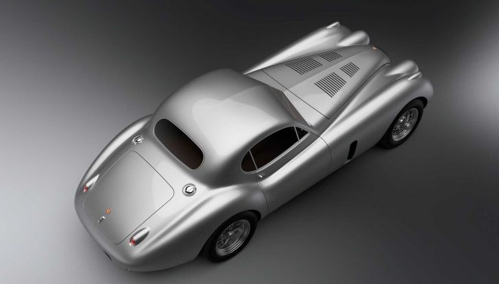 Jaguar XK120: la leggenda britannica ritorna più pimpante che mai! - Foto 10 di 11
