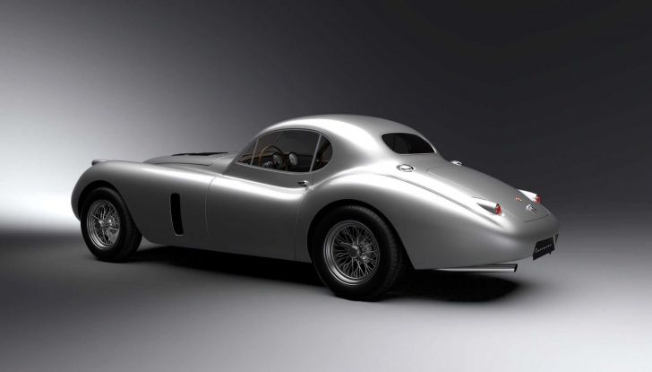 Jaguar XK120: la leggenda britannica ritorna più pimpante che mai! - Foto 11 di 11