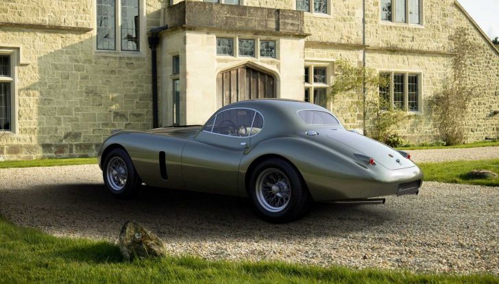 Jaguar XK120: la leggenda britannica ritorna più pimpante che mai! - Foto 5 di 11