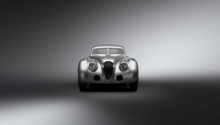 Jaguar XK120: la leggenda britannica ritorna più pimpante che mai! - Foto 6 di 11