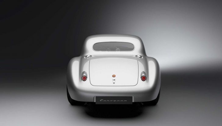 Jaguar XK120: la leggenda britannica ritorna più pimpante che mai! - Foto 7 di 11