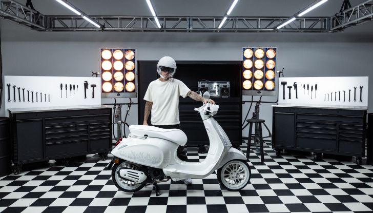 Justin Bieber X Vespa: il modello speciale firmato dalla star canadese - Foto 6 di 7