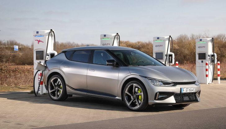 Kia EV6 GT: con 585 cavalli il crossover elettrico punta sulla sportività - Foto 8 di 12