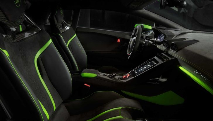 Lamborghini Huracàn Tecnica: il canto del cigno del V10 sprigiona 640 CV - Foto 23 di 23
