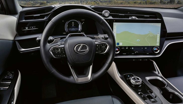 Lexus RZ 450e: il SUV elettrico che strizza l’occhio a Toyota e Subaru - Foto 20 di 24