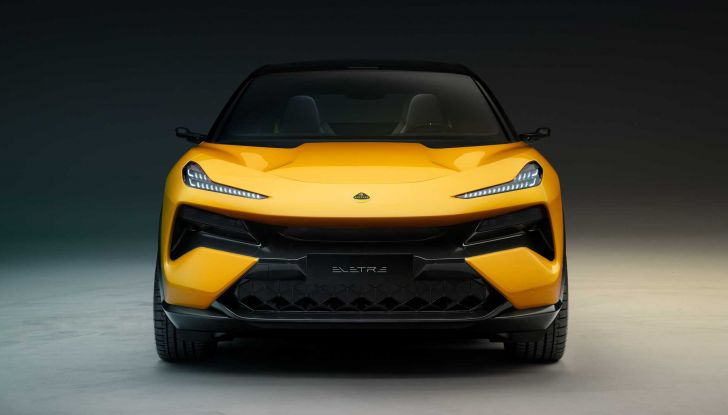 Lotus Eletre: tre versioni e prezzi da 98.490 Euro, in Italia entro giugno 2023 - Foto 2 di 11