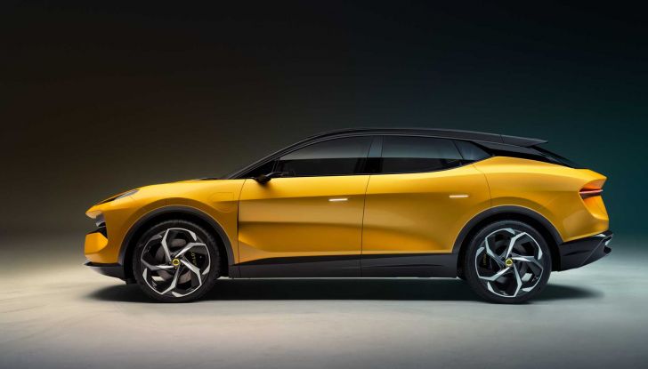 Lotus Eletre: tre versioni e prezzi da 98.490 Euro, in Italia entro giugno 2023 - Foto 4 di 11