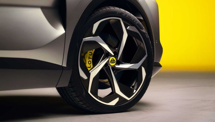 Lotus Eletre: tre versioni e prezzi da 98.490 Euro, in Italia entro giugno 2023 - Foto 7 di 11
