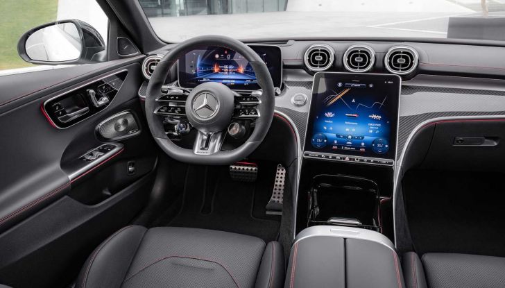 Mercedes-AMG C43: la Classe C sportiva passa al quattro cilindri (ibrido) - Foto 13 di 16