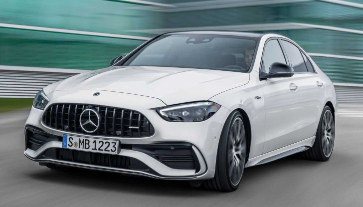 Mercedes-AMG C43: la Classe C sportiva passa al quattro cilindri (ibrido) - Foto 6 di 16