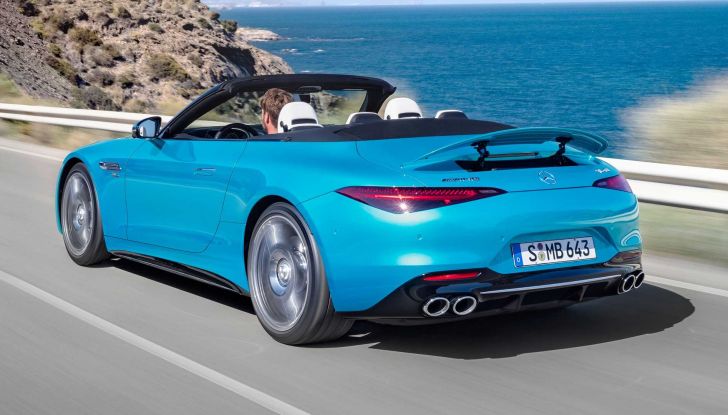 Mercedes-AMG SL 43: la versione d’attacco della roadster tedesca ha 381 CV - Foto 8 di 16