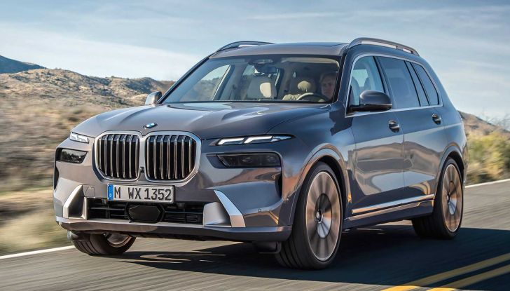 Nuova BMW X7 2022: il restyling di metà carriera è tutto nuovo! - Foto 2 di 16