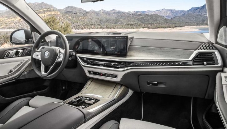 Nuova BMW X7 2022: il restyling di metà carriera è tutto nuovo! - Foto 14 di 16