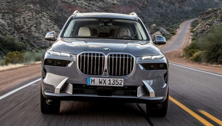 Nuova BMW X7 2022: il restyling di metà carriera è tutto nuovo! - Foto 4 di 16