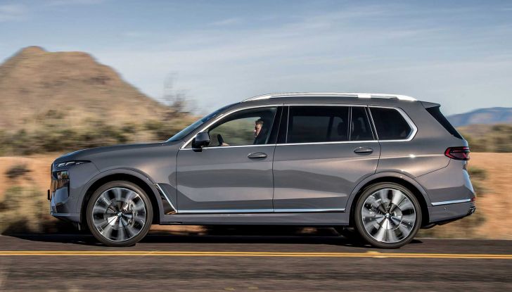 Nuova BMW X7 2022: il restyling di metà carriera è tutto nuovo! - Foto 7 di 16