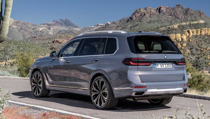 Nuova BMW X7 2022: il restyling di metà carriera è tutto nuovo! - Foto 9 di 16