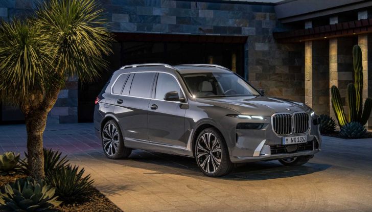 Nuova BMW X7 2022: il restyling di metà carriera è tutto nuovo! - Foto 10 di 16