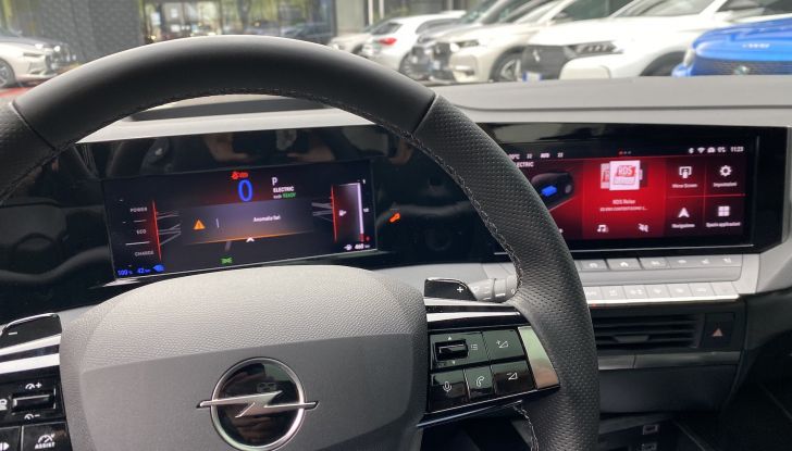 Nuova Opel Astra 2022: online la campagna promozionale dell’ibrida plug-in - Foto 4 di 17