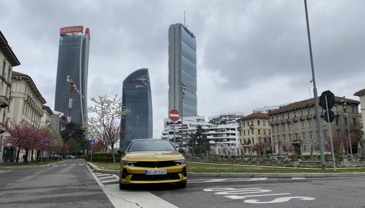 Nuova Opel Astra 2022: online la campagna promozionale dell’ibrida plug-in - Foto 9 di 17