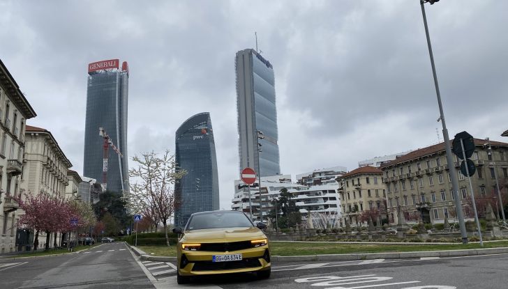 Nuova Opel Astra 2022: online la campagna promozionale dell’ibrida plug-in - Foto 6 di 17