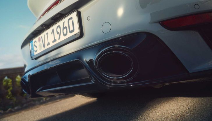 Porsche 911 Sport Classic: con 550 CV la Turbo S passa al cambio manuale - Foto 10 di 18