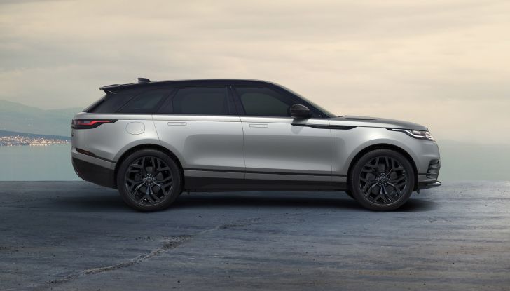 Range Rover 2022: la Velar mild-hybrid riceve il pacchetto HST - Foto 2 di 7
