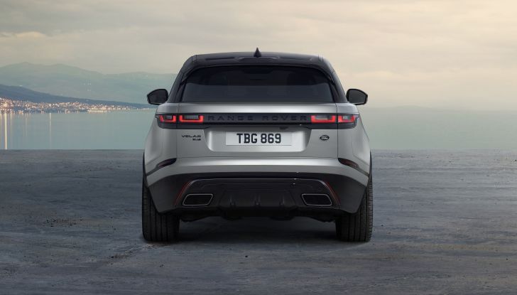 Range Rover 2022: la Velar mild-hybrid riceve il pacchetto HST - Foto 3 di 7