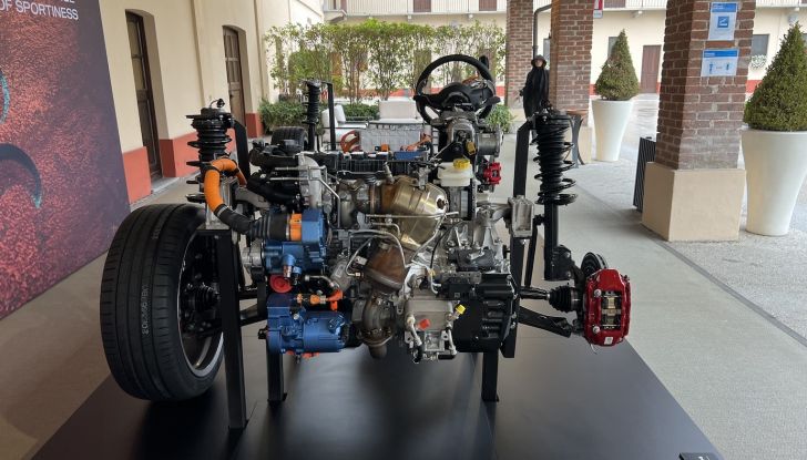 Alfa Romeo Tonale Plug-In Hybrid Q4: prova su strada della versione da 280 CV - Foto 10 di 47