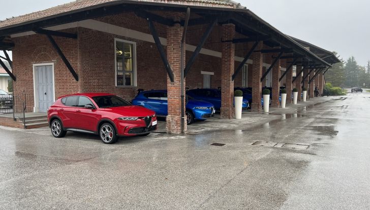 Alfa Romeo Tonale Plug-In Hybrid Q4: prova su strada della versione da 280 CV - Foto 2 di 47