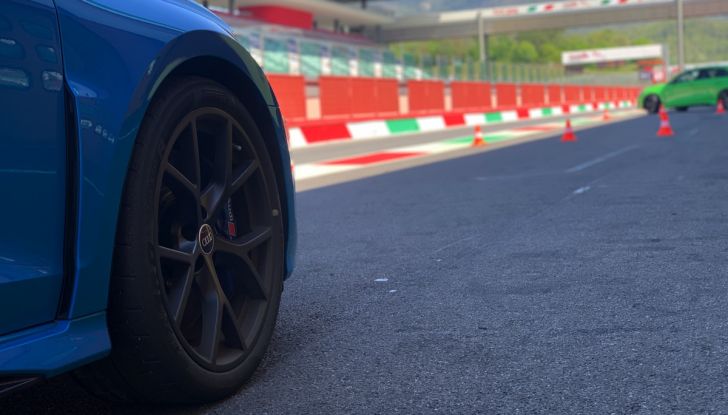 [VIDEO] Audi RS3 Sportback, prova in pista al Mugello: con l’RS Torque Splitter va anche di traverso! - Foto 27 di 28